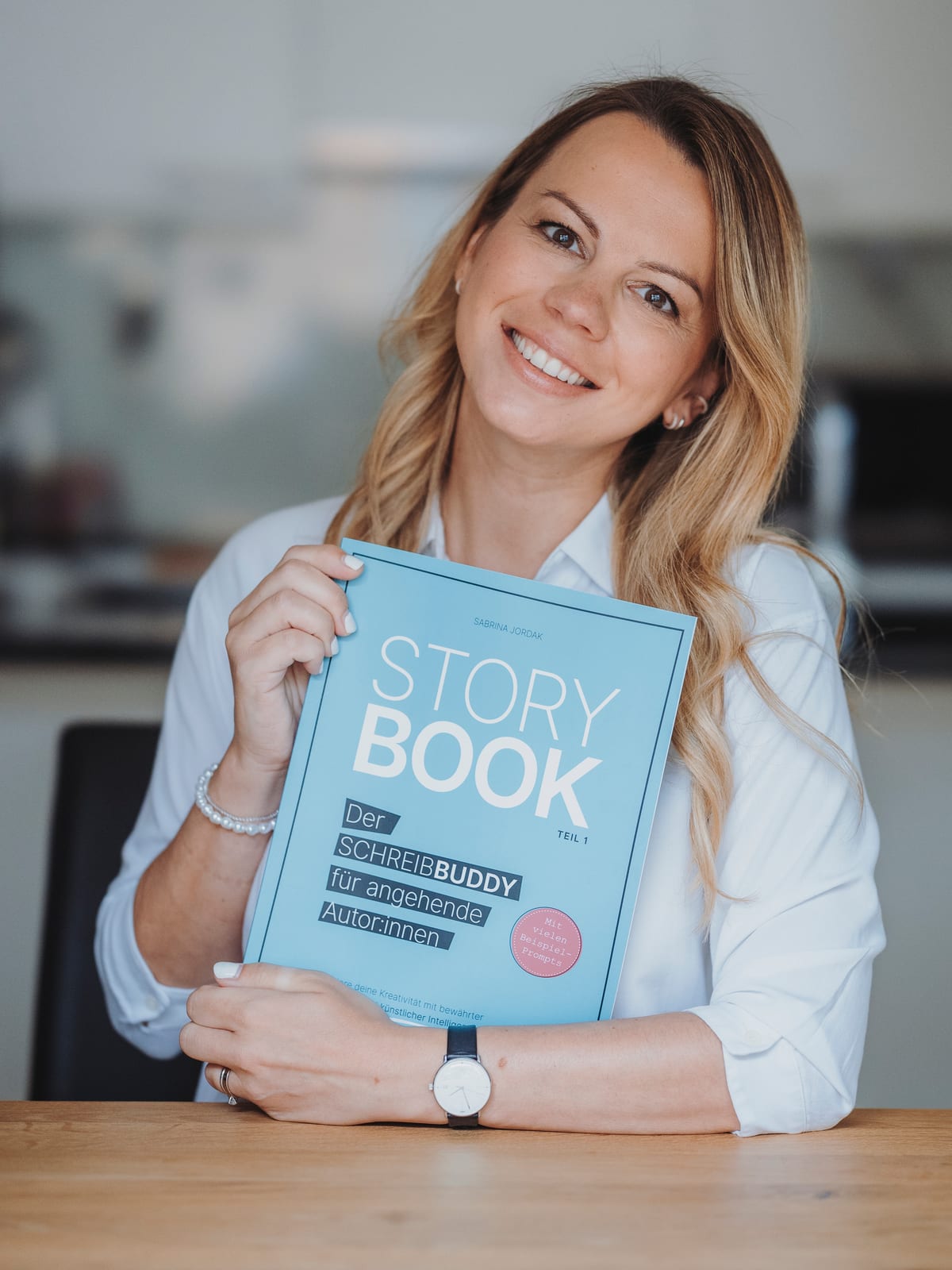 Sabrina Jordak mit dem STORYBOOK